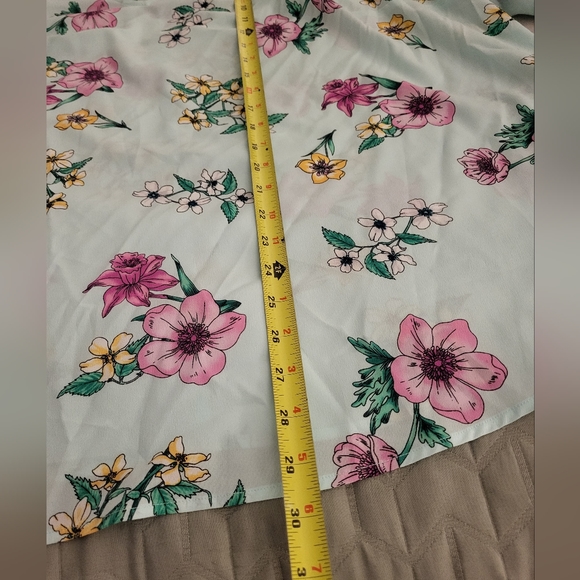 Lane Bryant Plus Size Floral Blouse - Picture 7 of 8